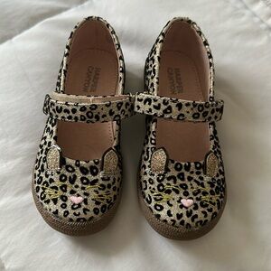 Shoes for toddler girl .